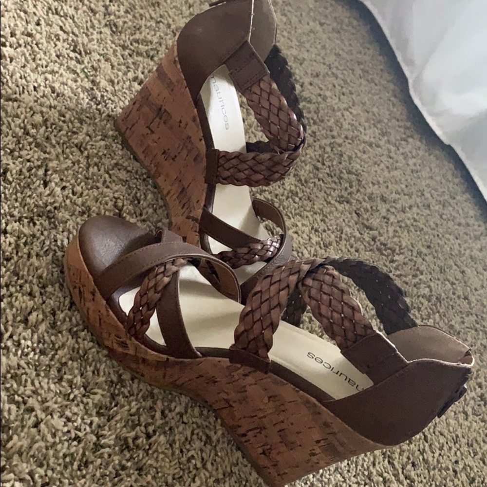 Wedge shoes